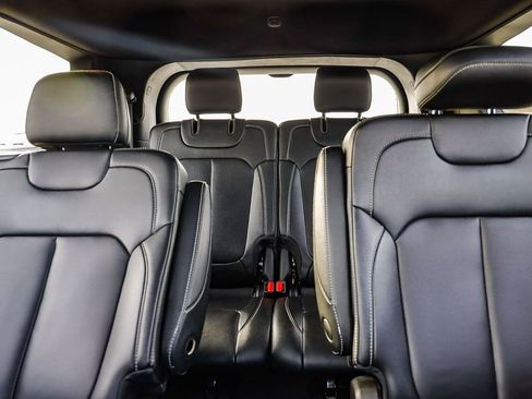 Certified 2024 Jeep Grand Cherokee L Limited w/ Luxury Tech Group II image 27