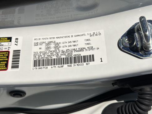 Certified 2025 Toyota Tacoma SR5 AWD/4WD image 31