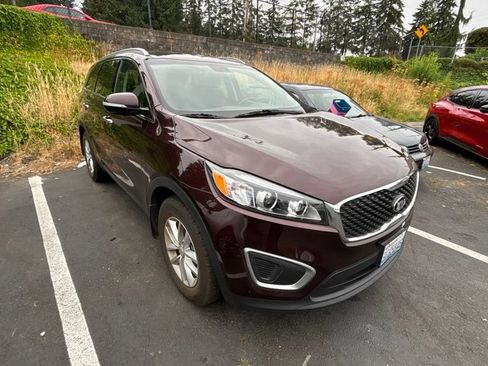 Used 2016 Kia Sorento FWD w/ LX Convenience Package image 3