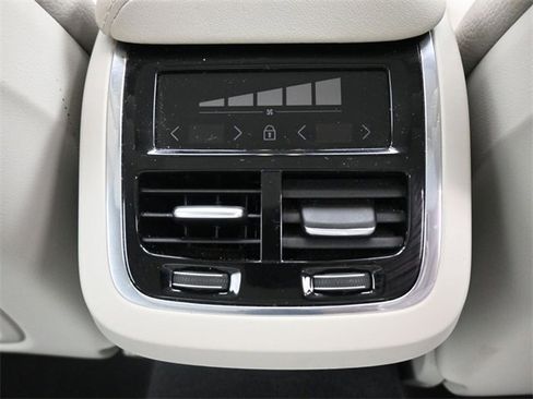 Used 2024 Volvo S60 B5 Ultimate image 29