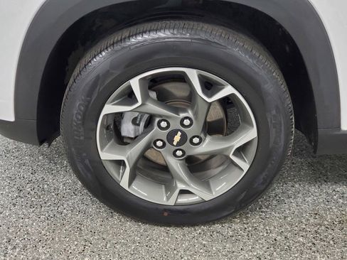 Used 2024 Chevrolet Trax LT w/ Driver Confidence Package image 8