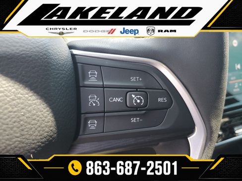 Used 2024 Jeep Grand Cherokee L Altitude RWD image 17