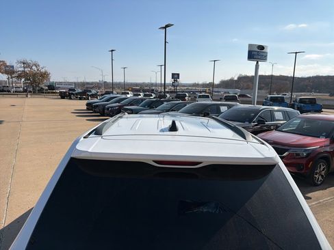 Used 2018 Jeep Grand Cherokee Laredo image 7