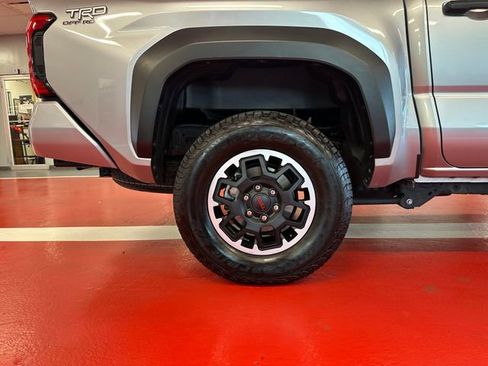 Certified 2024 Toyota Tacoma TRD Off-Road AWD/4WD image 29