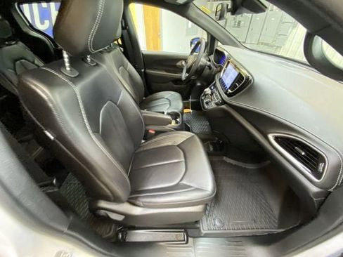 Used 2026 Chrysler Pacifica Select AWD/4WD image 26