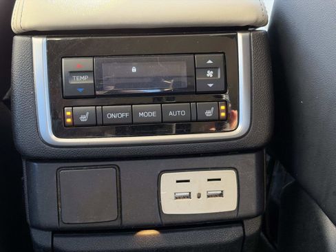 Used 2019 Subaru Ascent Limited image 14