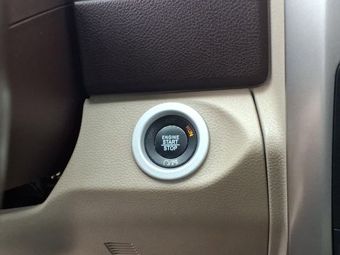 Used 2016 RAM 1500 Laramie w/ Convenience Group image 26