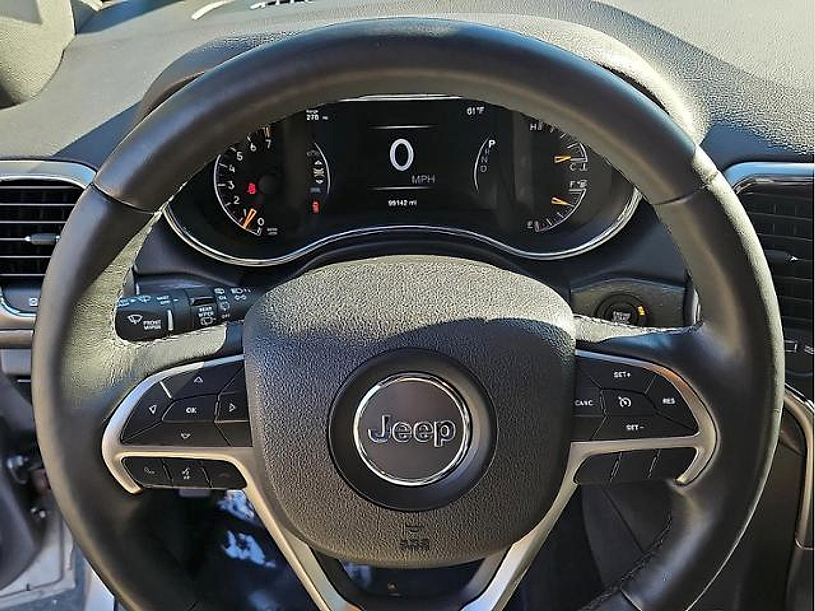 Used 2018 Jeep Grand Cherokee Altitude AWD/4WD image 19
