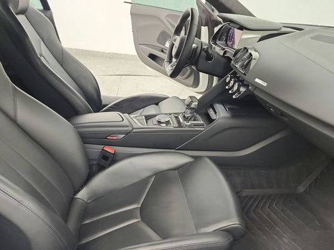 Used 2018 Audi R8 V10 RWD image 31