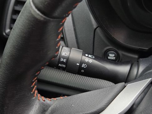 Used 2018 Subaru Crosstrek 2.0i Premium AWD/4WD image 25