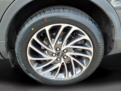 Certified 2019 Lincoln Nautilus Reserve AWD/4WD image 18