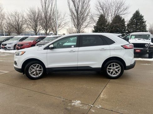 Used 2024 Ford Edge SEL image 5