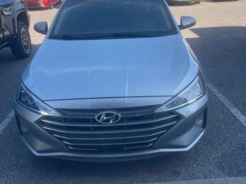 Used 2020 Hyundai Elantra Limited w/ Ultimate Package 03 FWD image 3