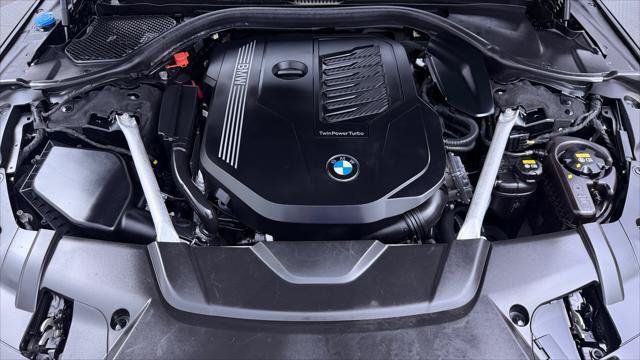 Used 2022 BMW 740i w/ Premium Package RWD image 34