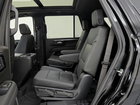 Used 2025 Chevrolet Tahoe Z71 w/ Comfort Package AWD/4WD image 20