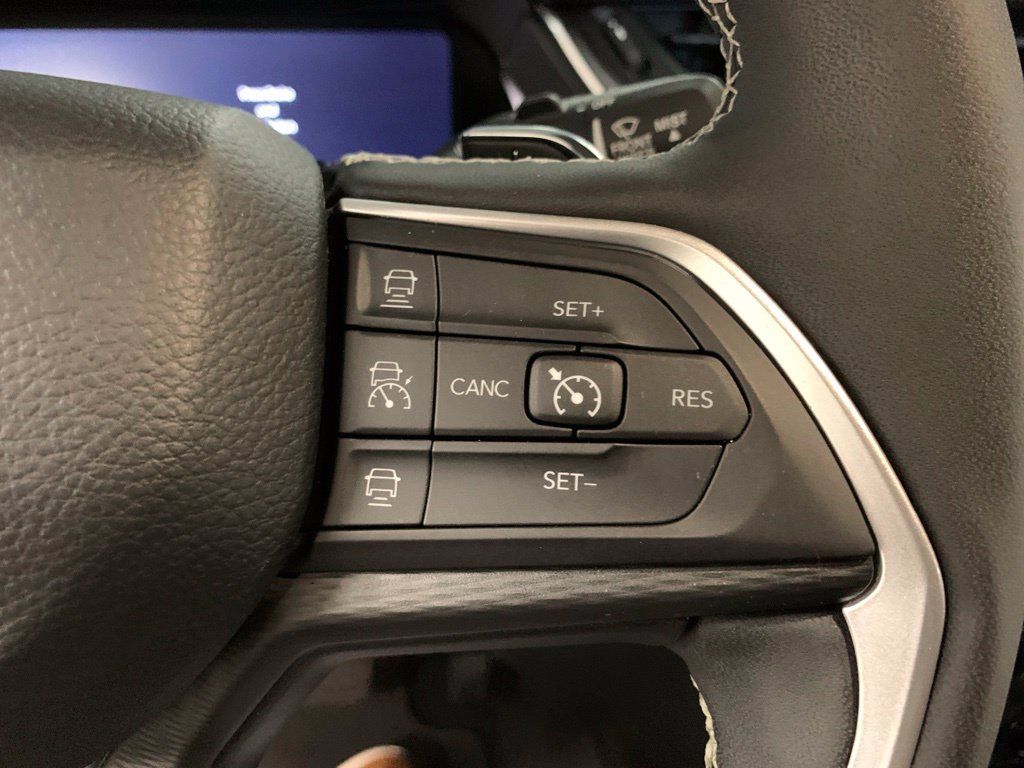 Used 2023 Jeep Grand Cherokee Altitude AWD/4WD image 21