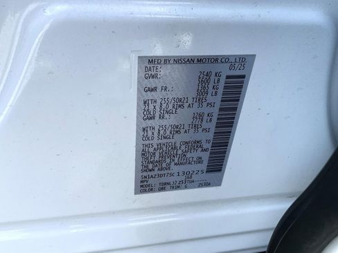 Certified 2025 Nissan Murano Platinum w/ Cargo Package AWD/4WD image 25