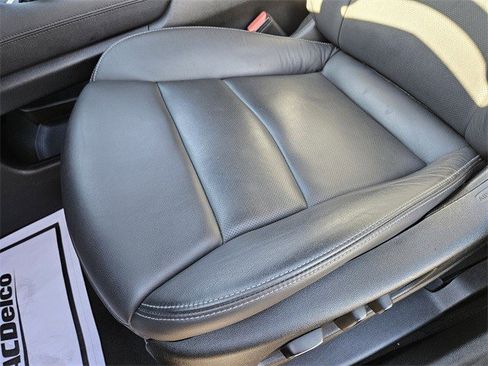 Certified 2025 Cadillac XT6 Premium Luxury image 8