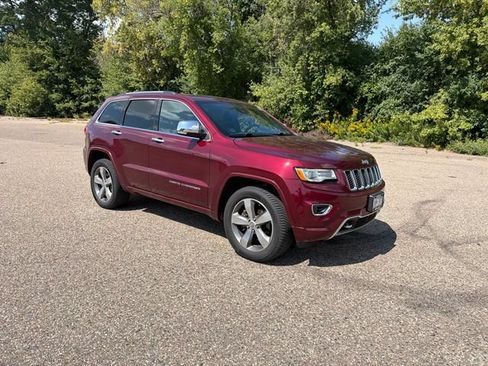 Used 2016 Jeep Grand Cherokee Overland w/ Advanced Technology Group AWD/4WD image 14
