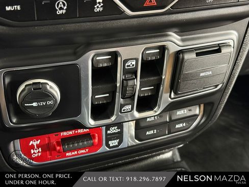Used 2021 Jeep Wrangler Unlimited Rubicon AWD/4WD image 35