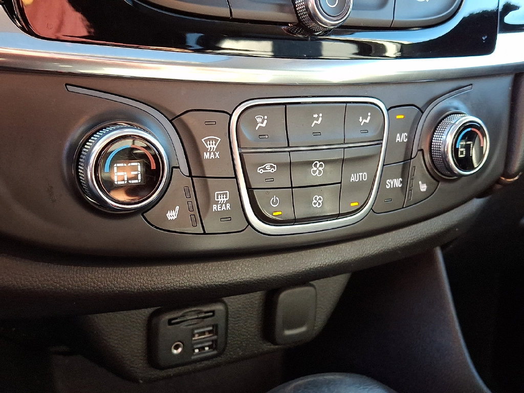 Certified 2021 Chevrolet Traverse LT w/ LT Premium Package AWD/4WD image 16
