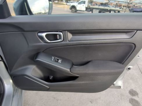 Used 2025 Honda Civic Sport image 40