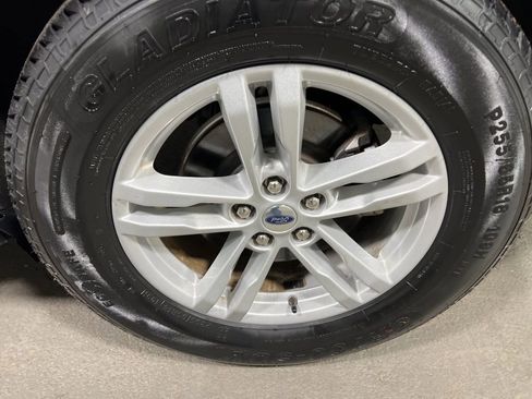 Used 2024 Ford Explorer XLT w/ Equipment Group 202A image 39