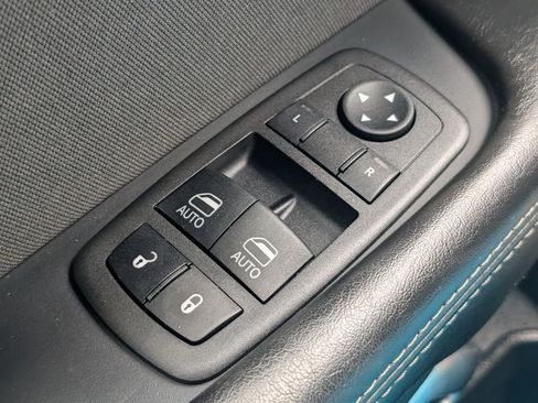 Used 2019 Dodge Challenger SXT w/ Blacktop Package image 13