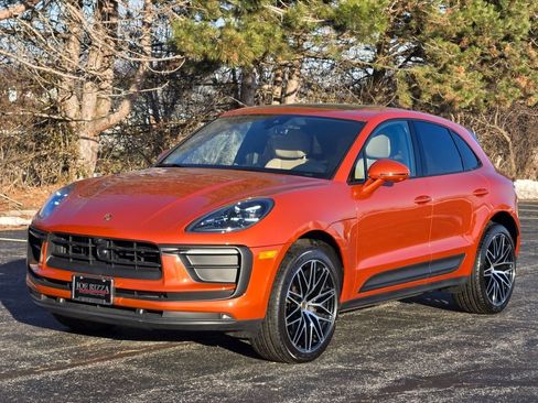 Used 2025 Porsche Macan image 39