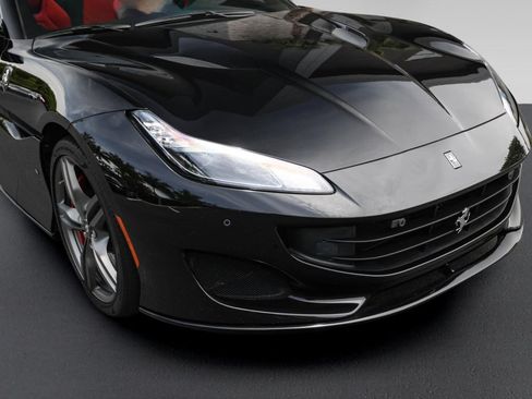 Certified 2019 Ferrari Portofino RWD image 12