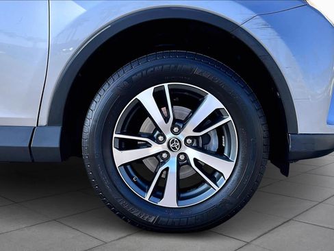 Used 2017 Toyota RAV4 XLE w/ Carpet Mat Package image 10