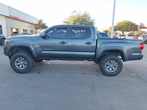Used 2016 Toyota Tacoma TRD Sport w/ Towing Package image 3