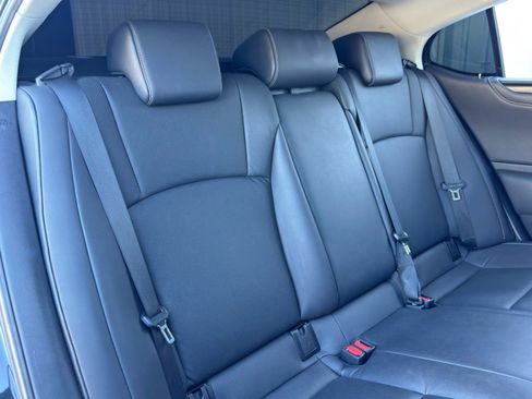 Used 2023 Lexus ES 300h w/ Premium Package image 40