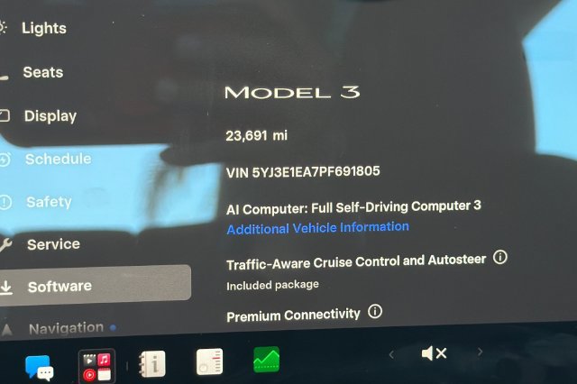 Used 2023 Tesla Model 3 Standard Range RWD image 30