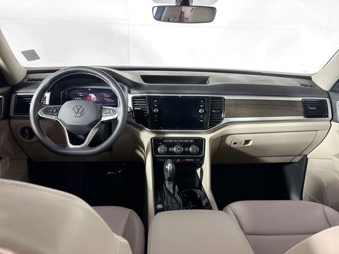 Certified 2023 Volkswagen Atlas SE w/ Panoramic Sunroof Package image 9