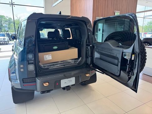 New 2026 Land Rover Defender 110 OCTA AWD/4WD image 5