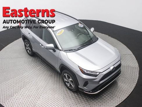 Used 2022 Toyota RAV4 SE AWD/4WD image 3