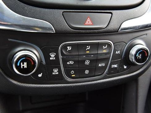 Used 2020 Chevrolet Equinox LT image 16