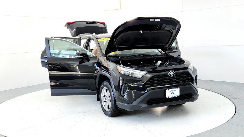 Certified 2025 Toyota RAV4 XLE AWD/4WD image 9