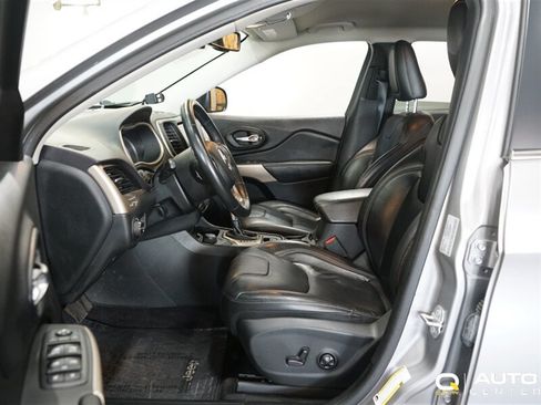 Used 2017 Jeep Cherokee Limited AWD/4WD image 12