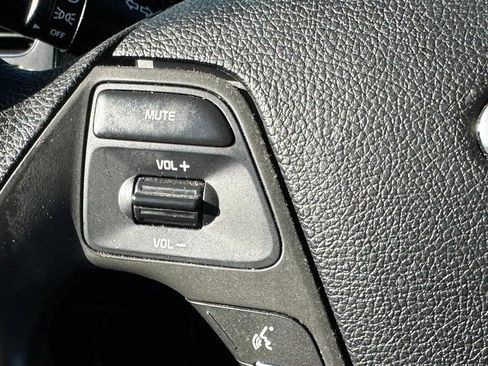 Used 2017 Kia Forte LX image 18