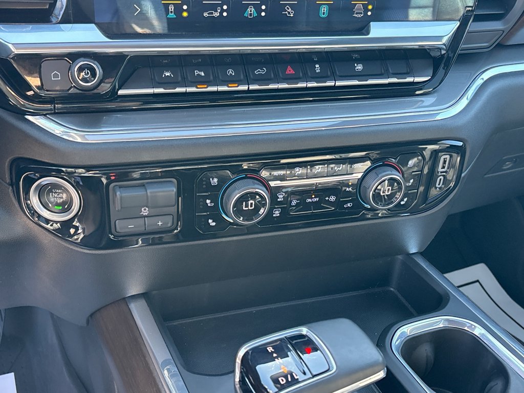 Used 2023 Chevrolet Silverado 1500 High Country w/ High Country Premium Package AWD/4WD image 36