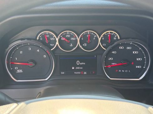 Used 2022 Chevrolet Silverado 2500 Custom w/ Custom Value Package image 26