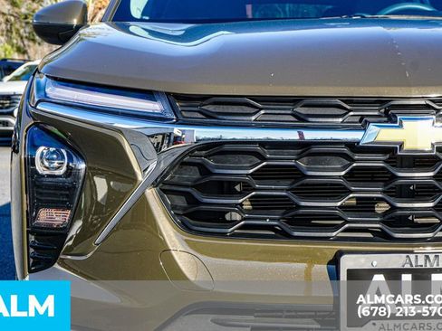 Used 2024 Chevrolet Trax LT image 12