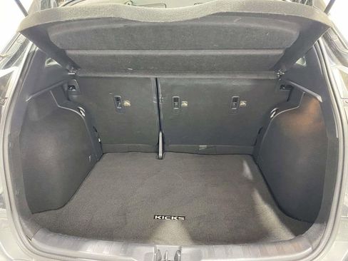 Used 2019 Nissan Kicks SV FWD image 10