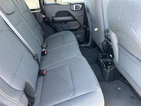 Used 2025 Jeep Wrangler Unlimited Sahara AWD/4WD image 14