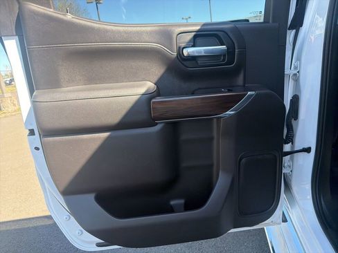 Used 2021 GMC Sierra 1500 SLT w/ SLT Premium Package image 17