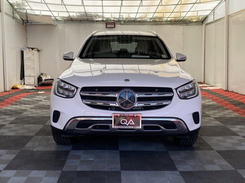 Used 2022 Mercedes-Benz GLC 300 4MATIC w/ Premium Package Lite image 2