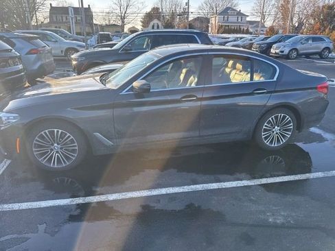 Used 2018 BMW 530i xDrive w/ Premium Package image 3