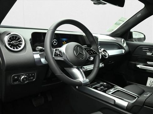 New 2026 Mercedes-Benz GLB 250 4MATIC image 10